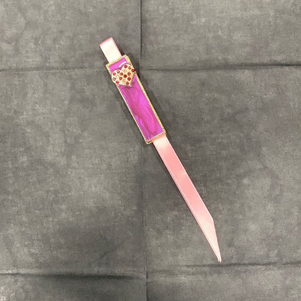 Magnetic Bookmark 🔖 by Villager